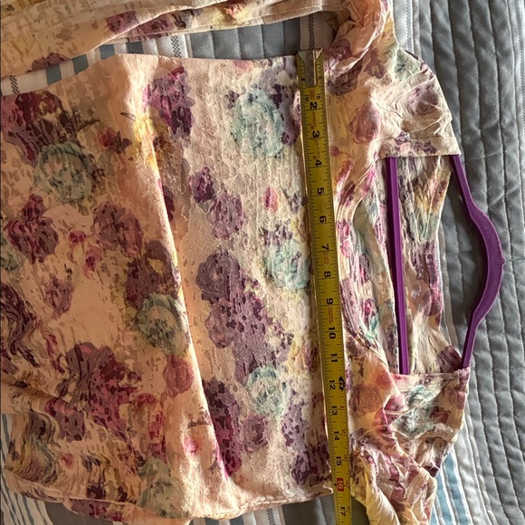 Buckle Calesure Plug Brand Multicolor Floral Long Sleeve Tee - Picture 8 of 8